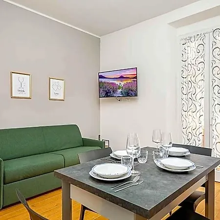 Yellove Hotel 3*